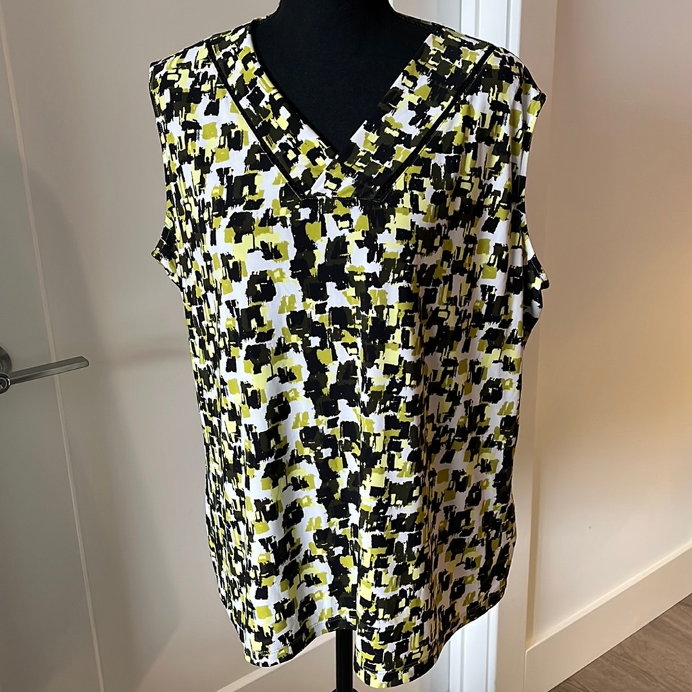 Green Sleeveless Blouse
